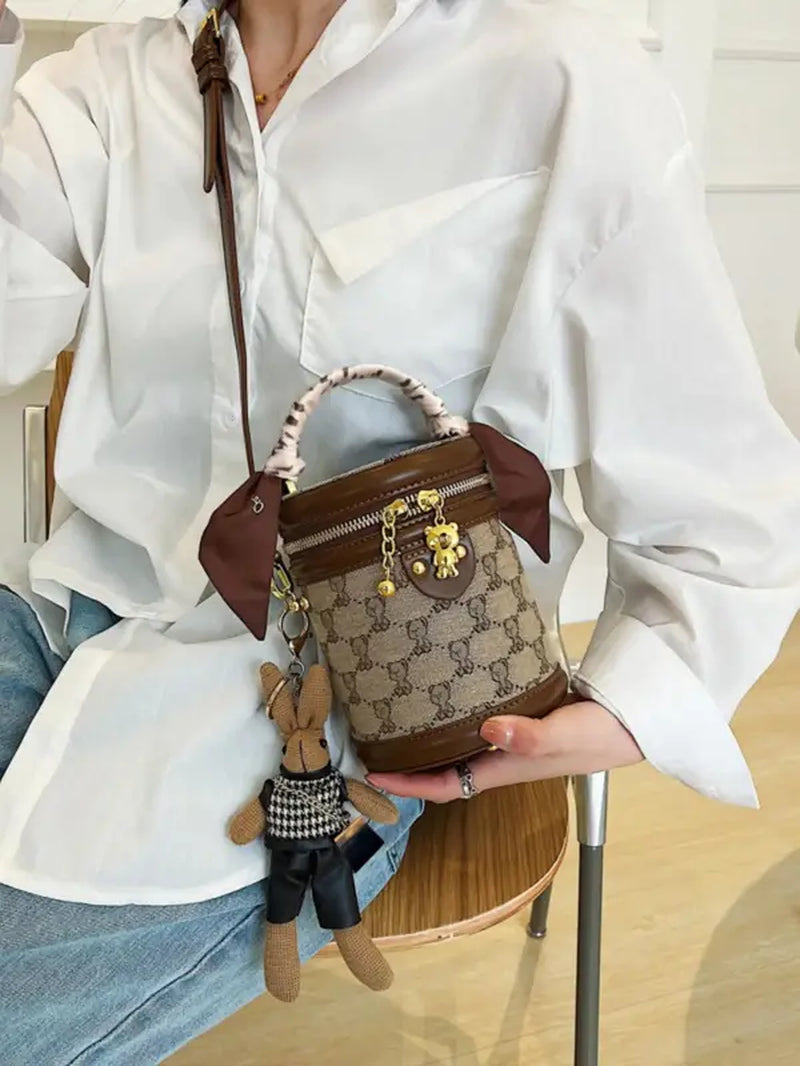 Women'S 2024 Summer Cute Bear Presbyopia Pattern Bucket Bag with Rabbit Charm, Trendy Vintage Crossbody Bag, Chic All-Match Shoulder Bag for Daily & Work Everyday Use